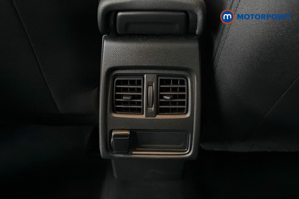 Renault Captur Iconic Manual Petrol SUV - Stock Number (1629696) - 30th supplementary image