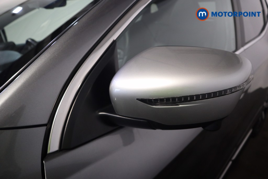 Nissan Qashqai Tekna-Plus Automatic Diesel SUV - Stock Number (1629851) - 39th supplementary image