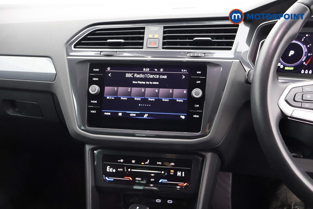 Volkswagen Tiguan Life Automatic Petrol Plug-In Hybrid SUV - Stock Number (1629887) - 7th supplementary image