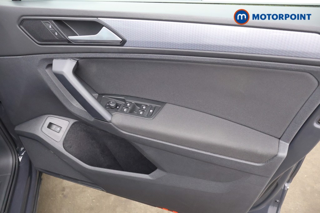 Volkswagen Tiguan Life Automatic Petrol Plug-In Hybrid SUV - Stock Number (1629887) - 11th supplementary image