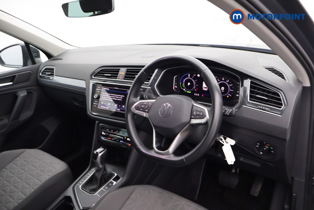 Volkswagen Tiguan Life Automatic Petrol Plug-In Hybrid SUV - Stock Number (1629887) - 12th supplementary image