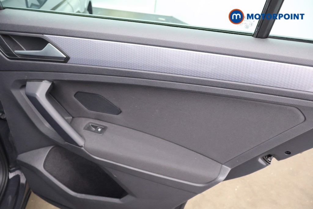 Volkswagen Tiguan Life Automatic Petrol Plug-In Hybrid SUV - Stock Number (1629887) - 16th supplementary image