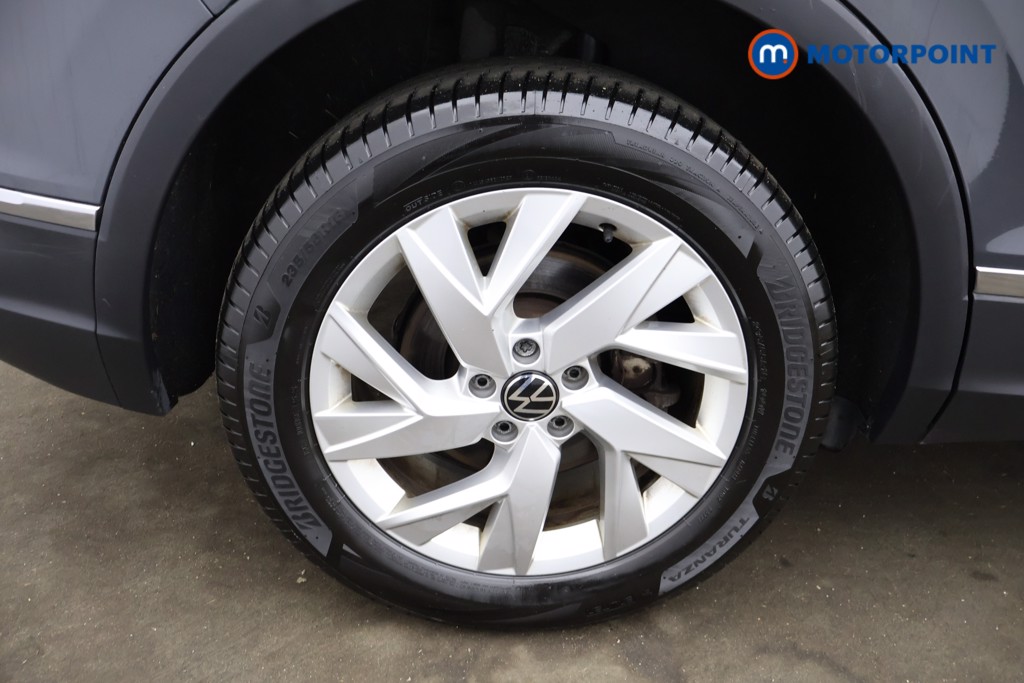 Volkswagen Tiguan Life Automatic Petrol Plug-In Hybrid SUV - Stock Number (1629887) - 20th supplementary image