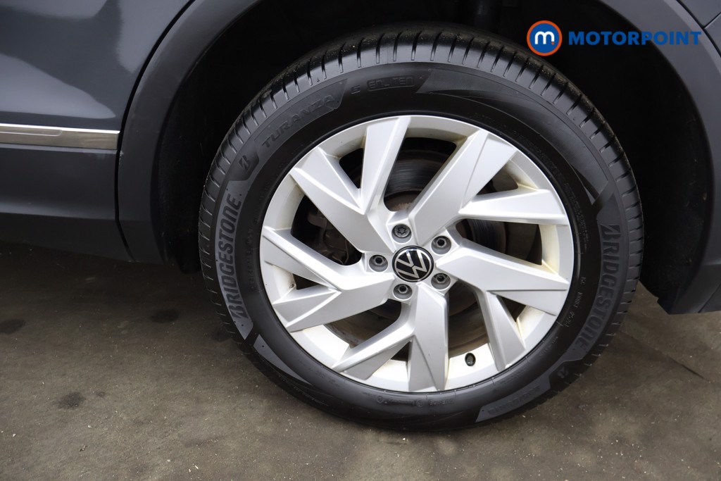 Volkswagen Tiguan Life Automatic Petrol Plug-In Hybrid SUV - Stock Number (1629887) - 23rd supplementary image