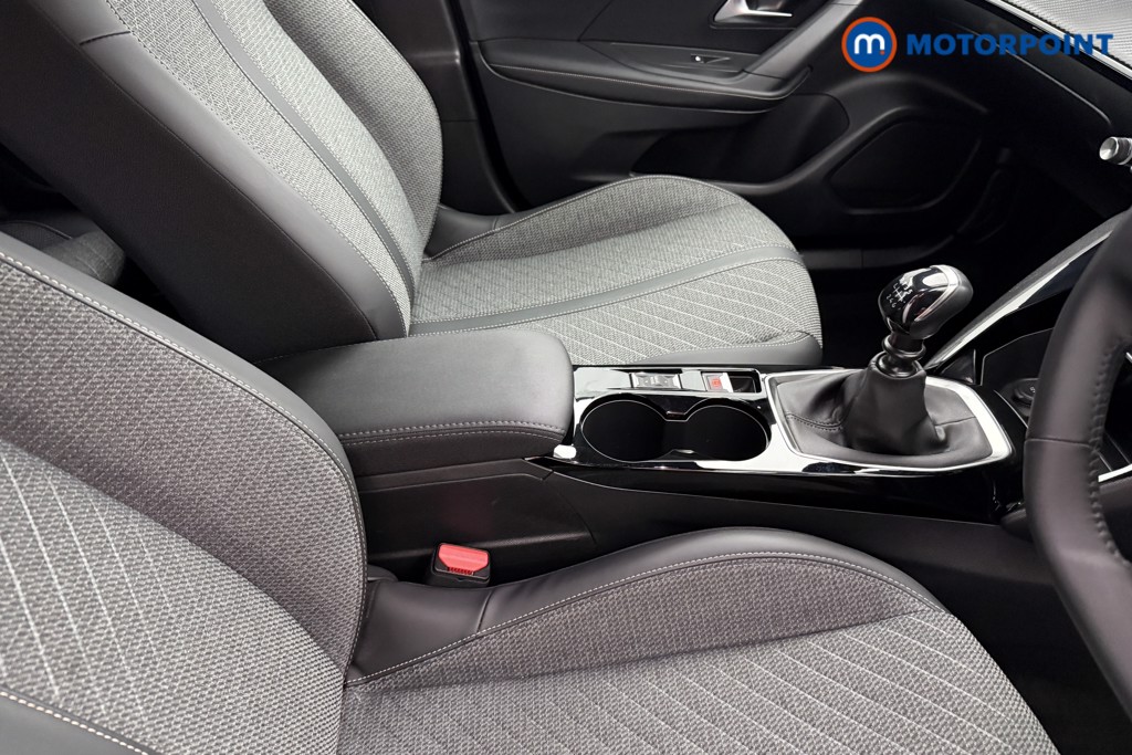 Peugeot 2008 Allure Manual Petrol SUV - Stock Number (1630176) - 15th supplementary image