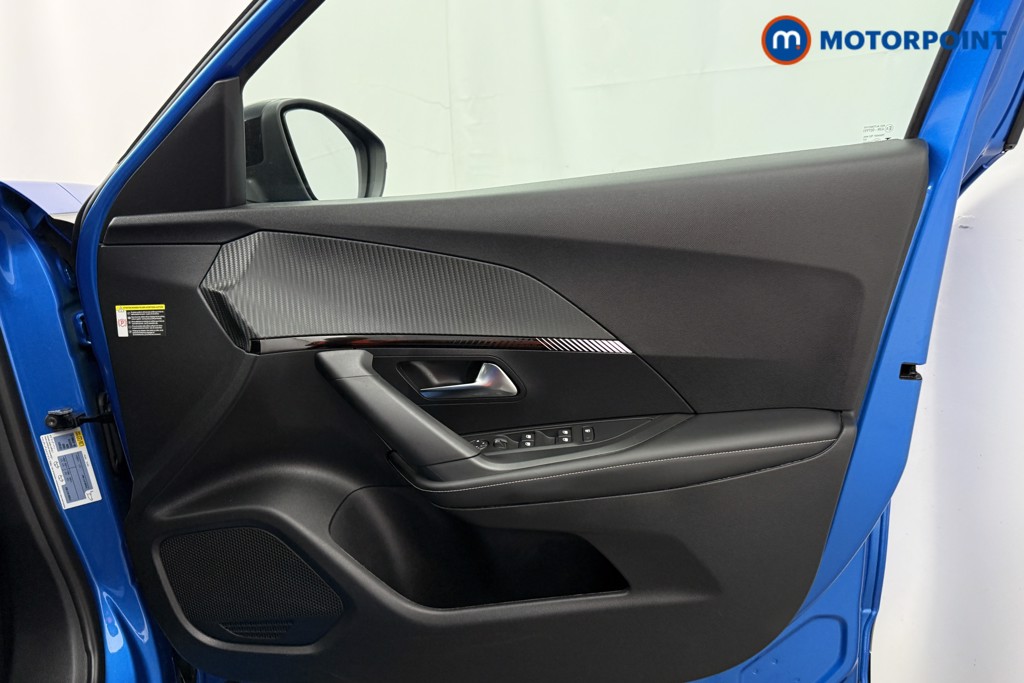 Peugeot 2008 Allure Manual Petrol SUV - Stock Number (1630176) - 17th supplementary image