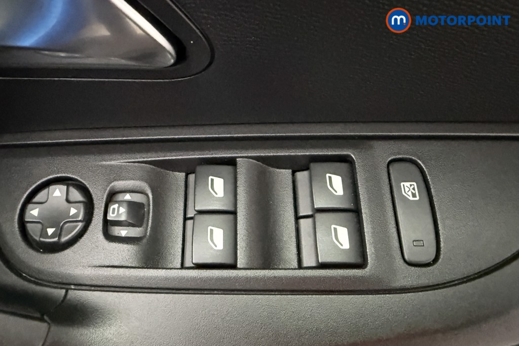 Peugeot 2008 Allure Manual Petrol SUV - Stock Number (1630176) - 18th supplementary image