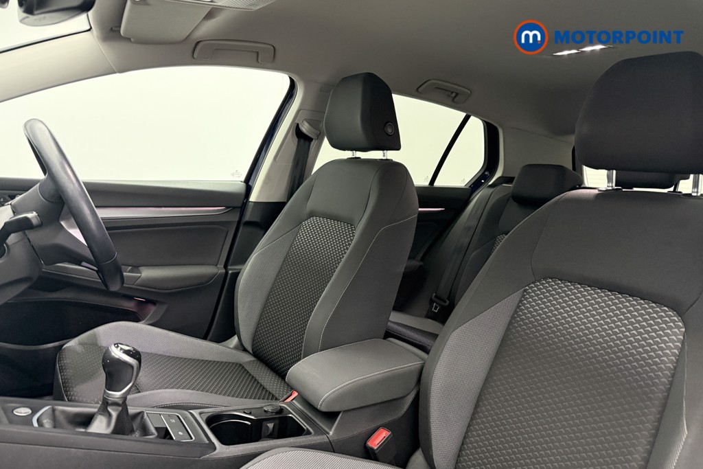 Volkswagen Golf Active Manual Petrol Hatchback - Stock Number (1631435) - 7th supplementary image