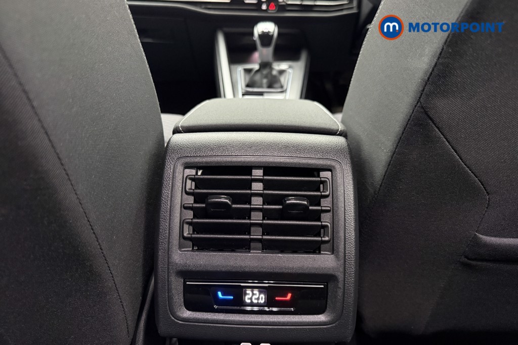 Volkswagen Golf Active Manual Petrol Hatchback - Stock Number (1631435) - 19th supplementary image