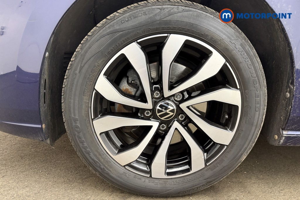 Volkswagen Golf Active Manual Petrol Hatchback - Stock Number (1631435) - 1st supplementary image