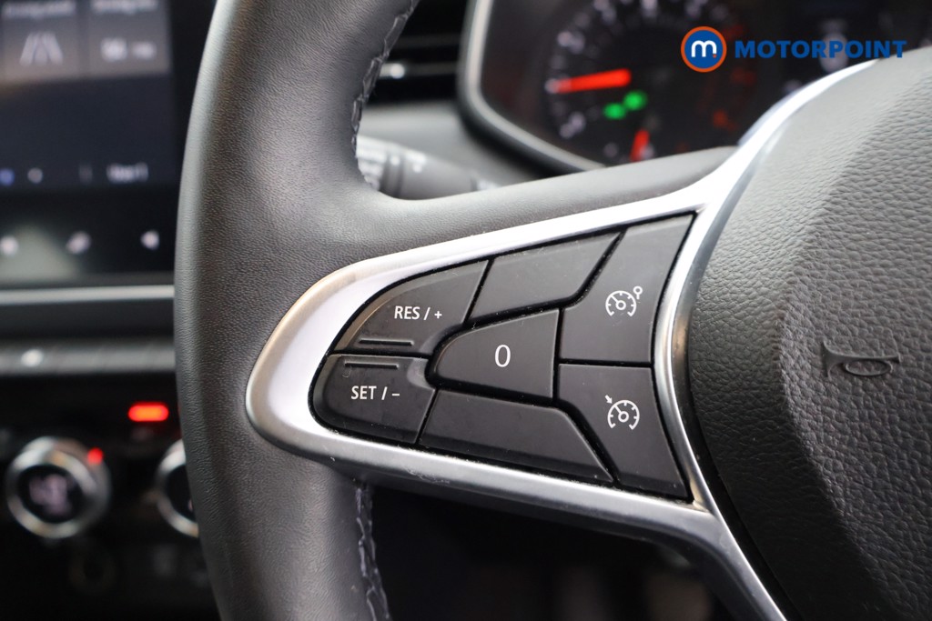 Renault Clio Iconic Manual Petrol Hatchback - Stock Number (1631577) - 7th supplementary image