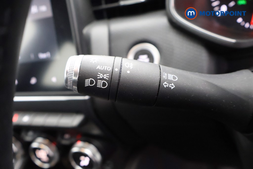 Renault Clio Iconic Manual Petrol Hatchback - Stock Number (1631577) - 10th supplementary image