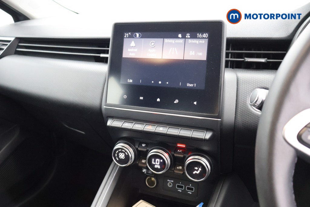 Renault Clio Iconic Manual Petrol Hatchback - Stock Number (1631577) - 12th supplementary image