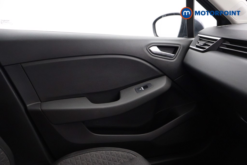 Renault Clio Iconic Manual Petrol Hatchback - Stock Number (1631577) - 15th supplementary image