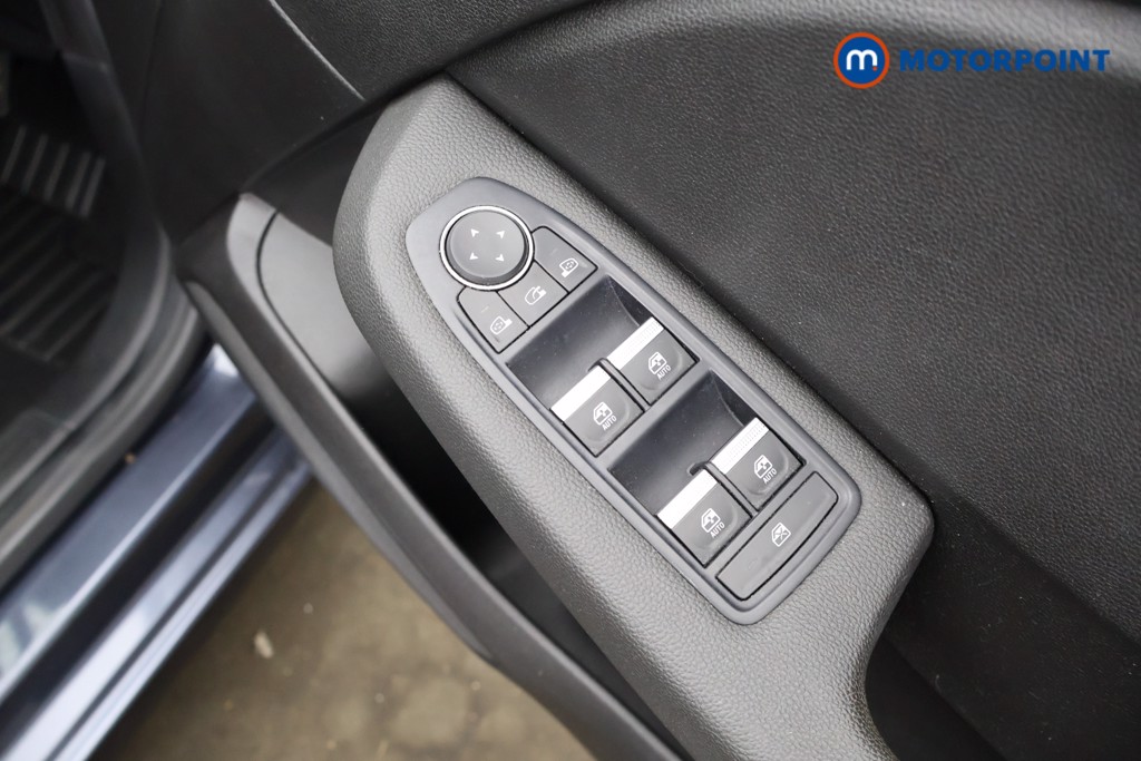 Renault Clio Iconic Manual Petrol Hatchback - Stock Number (1631577) - 18th supplementary image