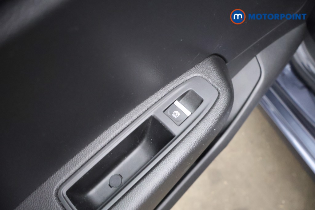 Renault Clio Iconic Manual Petrol Hatchback - Stock Number (1631577) - 27th supplementary image