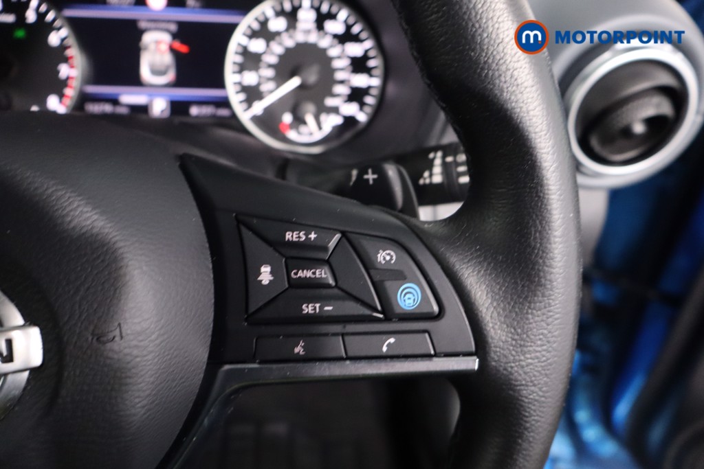 Nissan Juke Tekna Automatic Petrol SUV - Stock Number (1631958) - 8th supplementary image