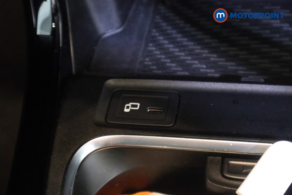 Mercedes-Benz A Class Amg Line Manual Petrol Hatchback - Stock Number (1632080) - 9th supplementary image