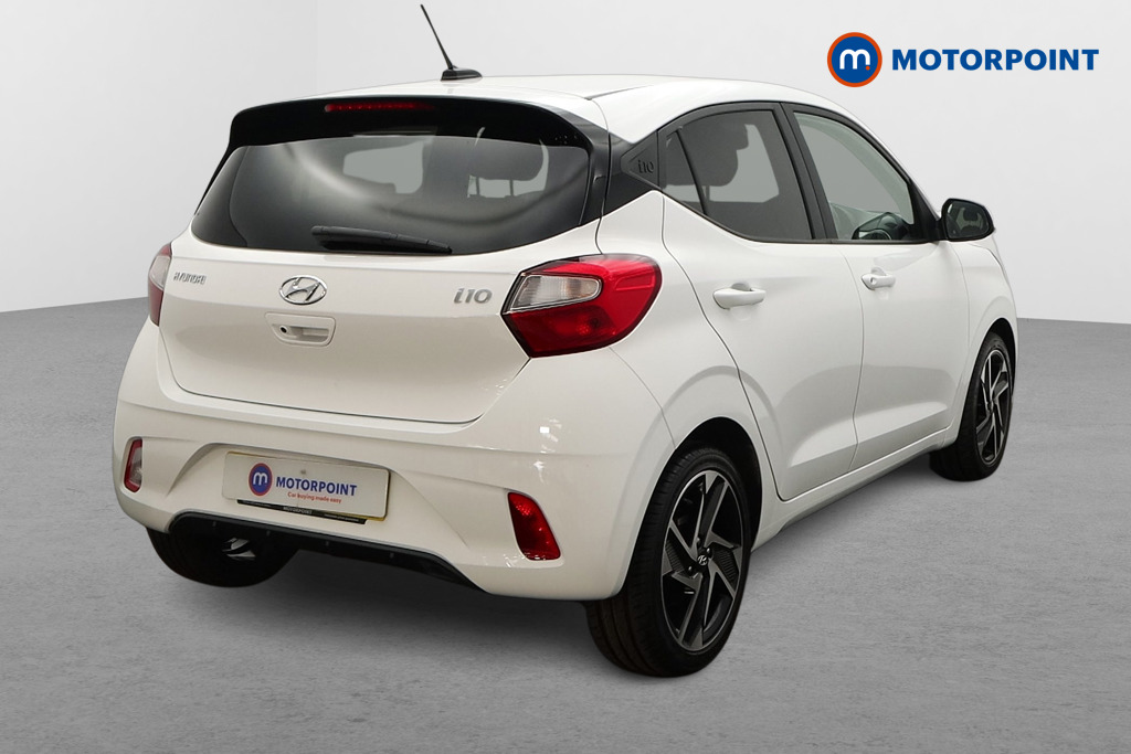 Hyundai I10 Premium Automatic Petrol Hatchback - Stock Number (1632175) - Drivers side rear corner