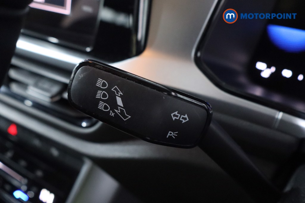 Volkswagen T-Roc Life Automatic Petrol SUV - Stock Number (1632266) - 14th supplementary image