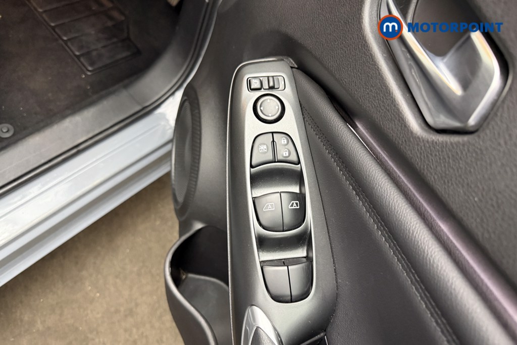 Nissan Juke N-Connecta Automatic Petrol-Electric Hybrid SUV - Stock Number (1632485) - 15th supplementary image