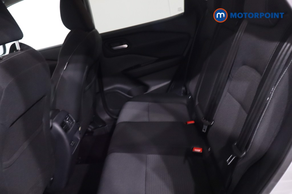Nissan Qashqai N-Connecta Manual Petrol SUV - Stock Number (1632668) - 5th supplementary image