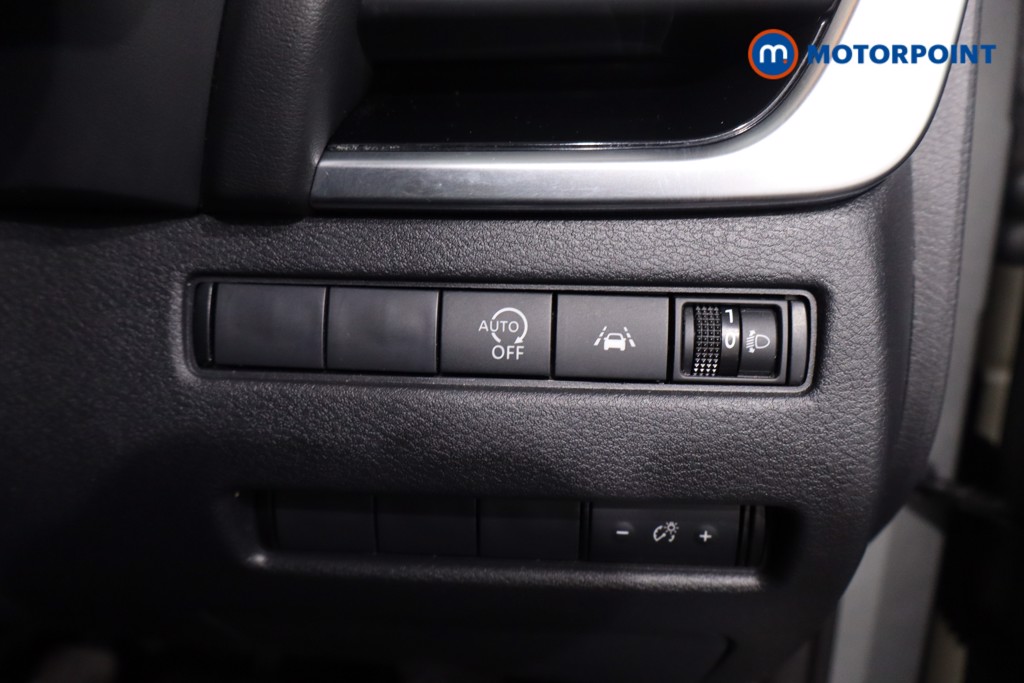 Nissan Qashqai N-Connecta Manual Petrol SUV - Stock Number (1632668) - 17th supplementary image