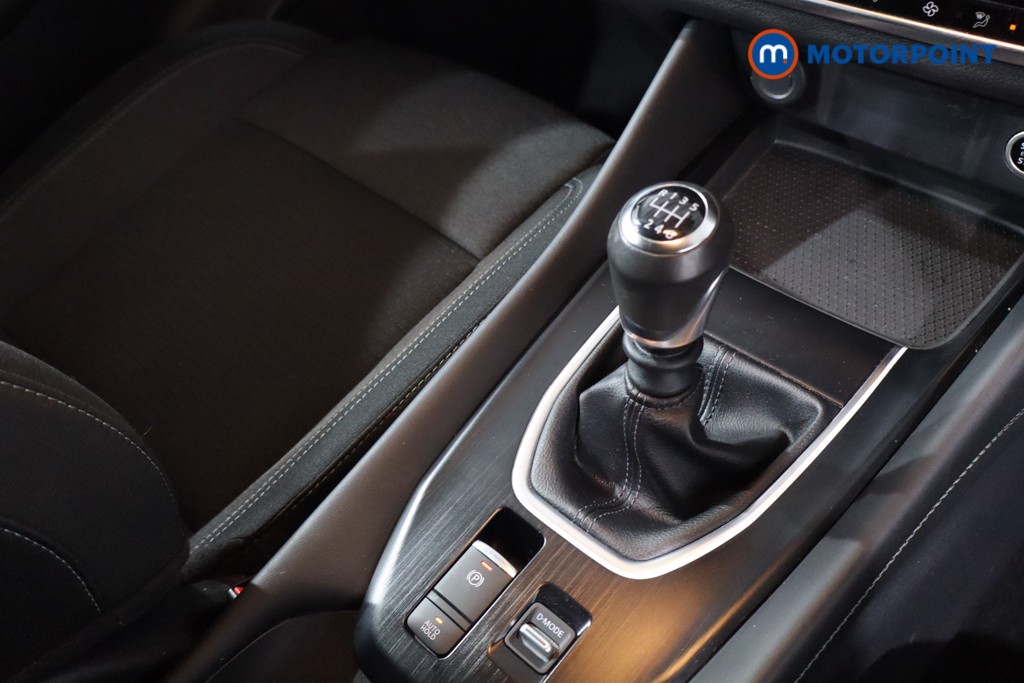 Nissan Qashqai N-Connecta Manual Petrol SUV - Stock Number (1632668) - 20th supplementary image