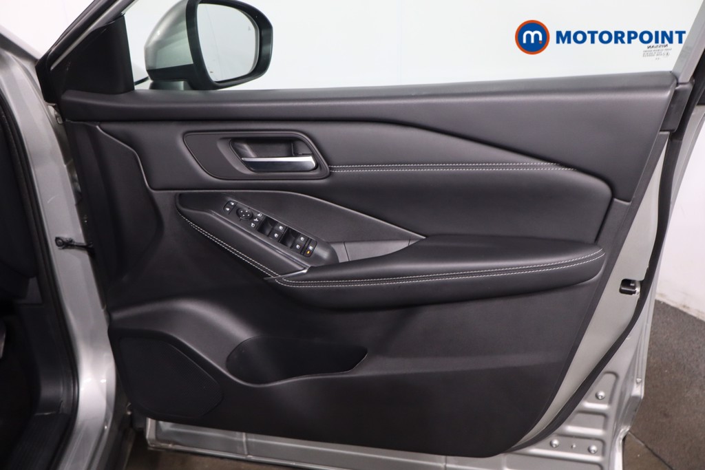 Nissan Qashqai N-Connecta Manual Petrol SUV - Stock Number (1632668) - 23rd supplementary image