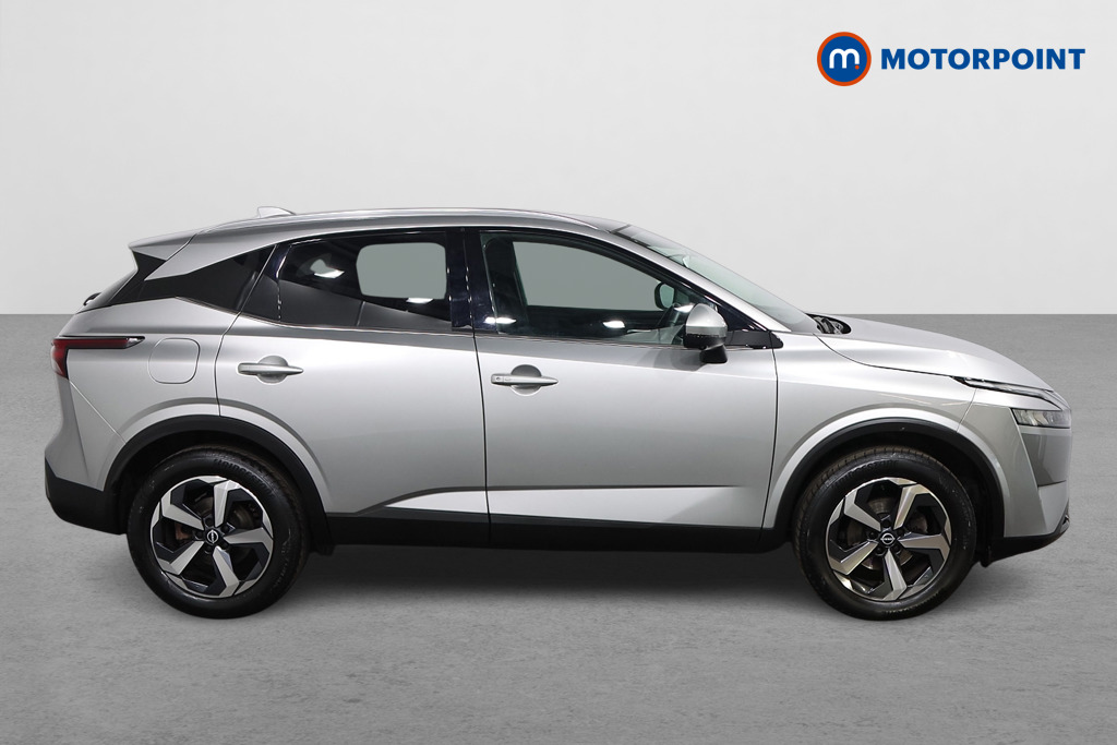 Nissan Qashqai N-Connecta Manual Petrol SUV - Stock Number (1632668) - Drivers side
