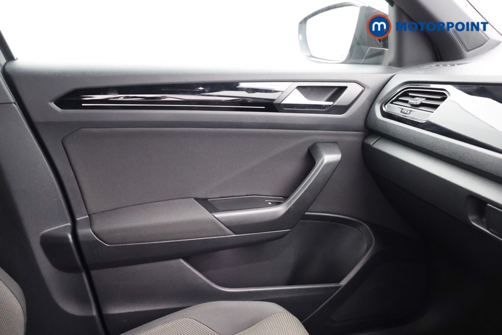 Volkswagen T-Roc Black Edition Automatic Petrol SUV - Stock Number (1633435) - 16th supplementary image