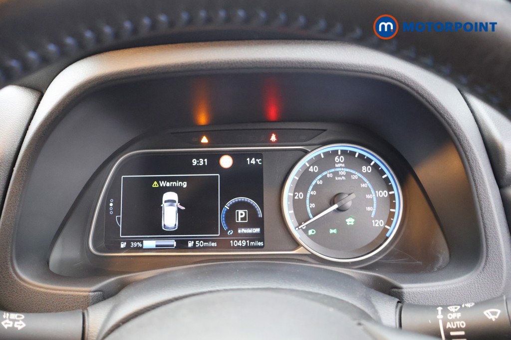 Nissan Leaf Acenta Automatic Electric Hatchback - Stock Number (1609727) - 4th supplementary image