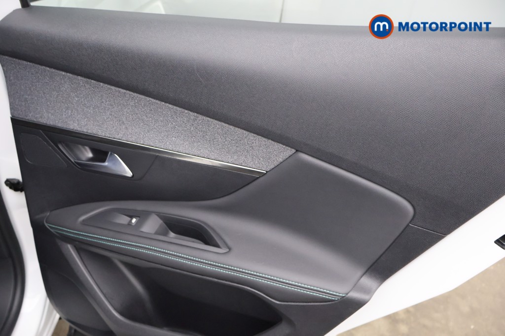 Peugeot 3008 Allure Automatic Petrol Plug-In Hybrid SUV - Stock Number (1610608) - 14th supplementary image