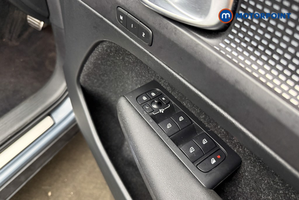 Volvo Xc40 R Design Pro Automatic Diesel SUV - Stock Number (1619270) - 12th supplementary image