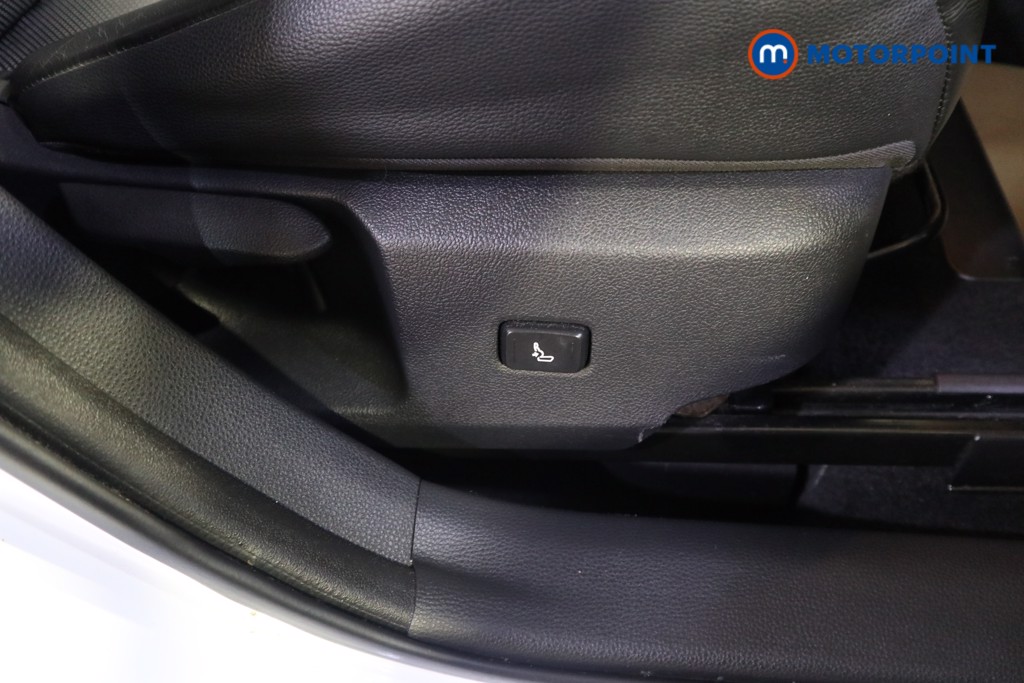 Toyota Corolla Excel Automatic Petrol-Electric Hybrid Estate - Stock Number (1624600) - 15th supplementary image