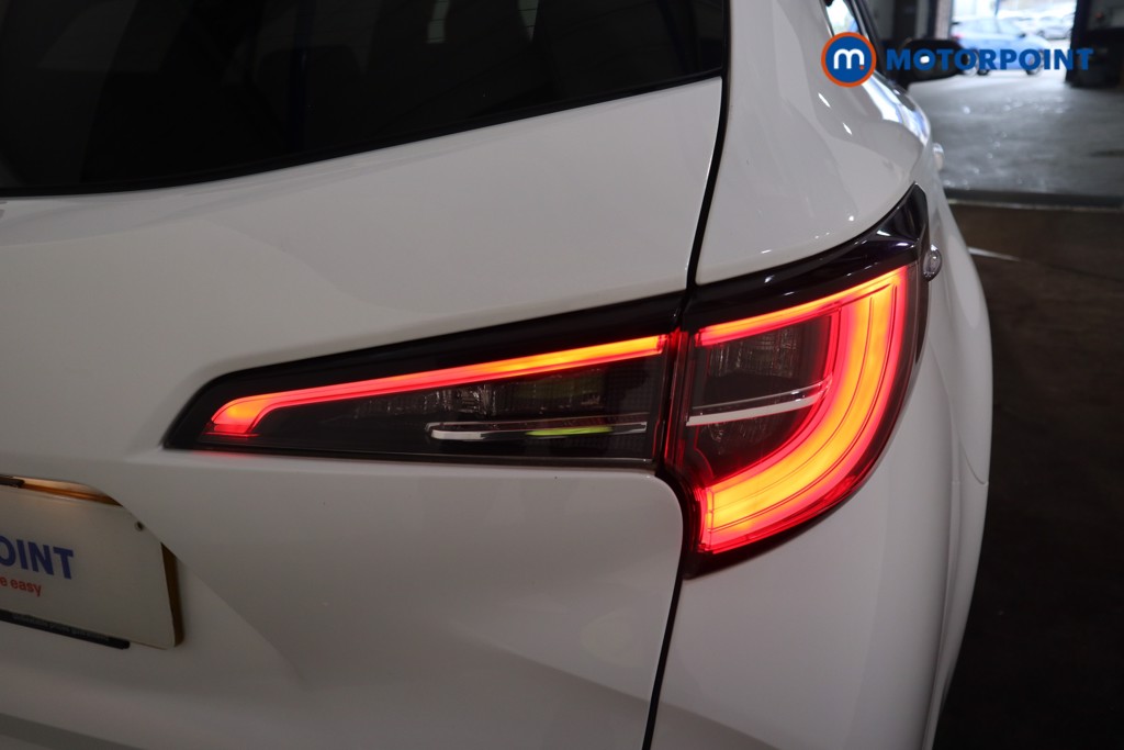 Toyota Corolla Excel Automatic Petrol-Electric Hybrid Estate - Stock Number (1624600) - 29th supplementary image