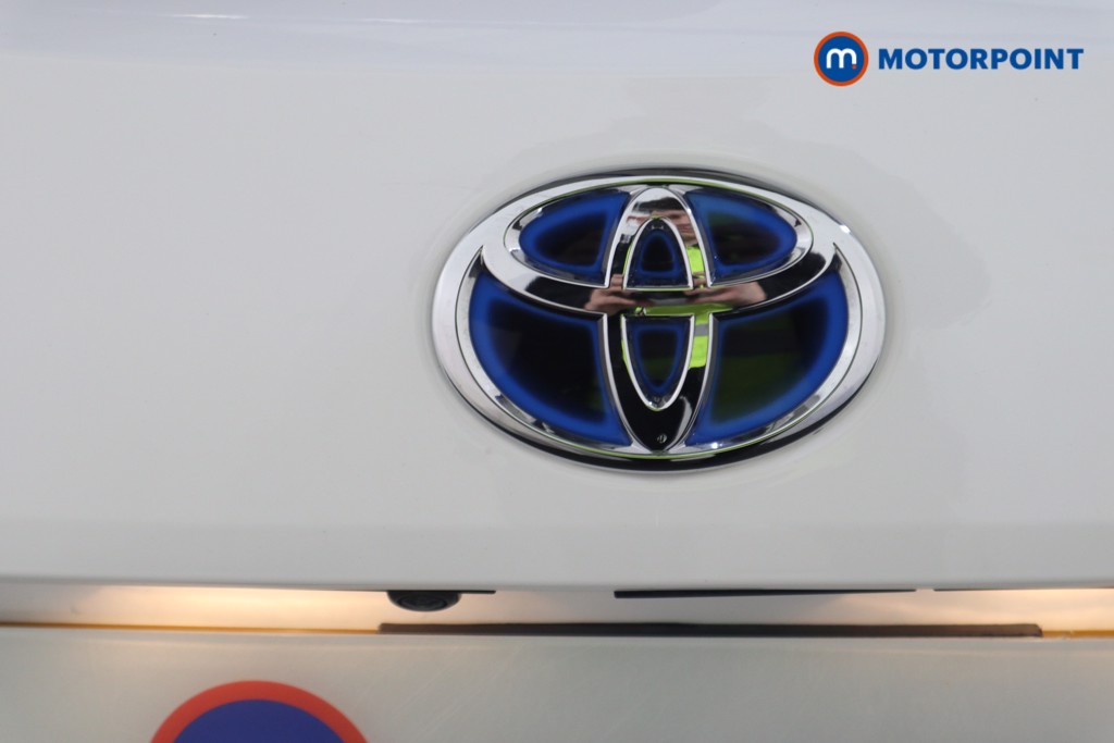 Toyota Corolla Excel Automatic Petrol-Electric Hybrid Estate - Stock Number (1624600) - 32nd supplementary image