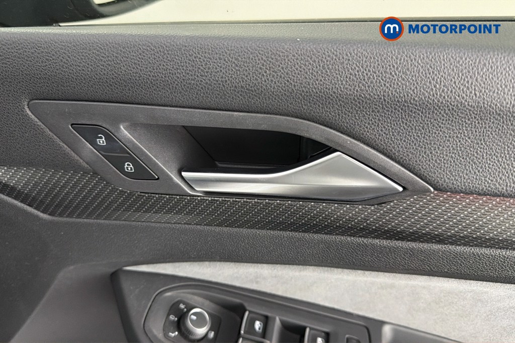 Volkswagen Golf R-Line Manual Petrol Hatchback - Stock Number (1625304) - 42nd supplementary image