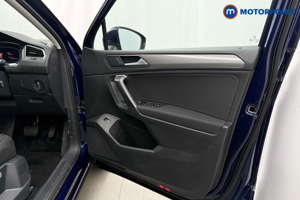 Volkswagen Tiguan Allspace Life Automatic Petrol SUV - Stock Number (1626544) - 13th supplementary image