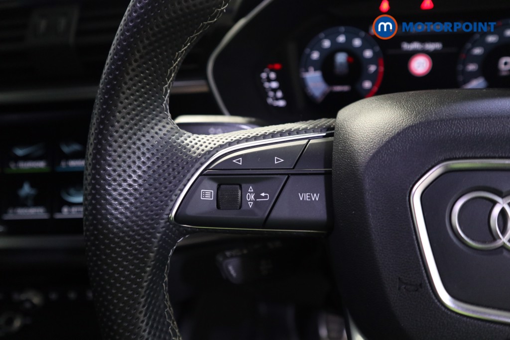 Audi Q3 Black Edition Manual Petrol SUV - Stock Number (1628938) - 5th supplementary image