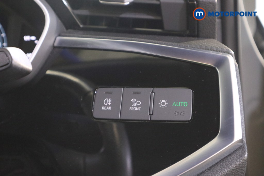 Audi Q3 Black Edition Manual Petrol SUV - Stock Number (1628938) - 13th supplementary image