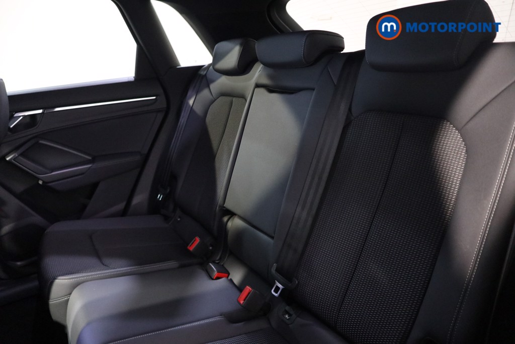 Audi Q3 Black Edition Manual Petrol SUV - Stock Number (1628938) - 23rd supplementary image