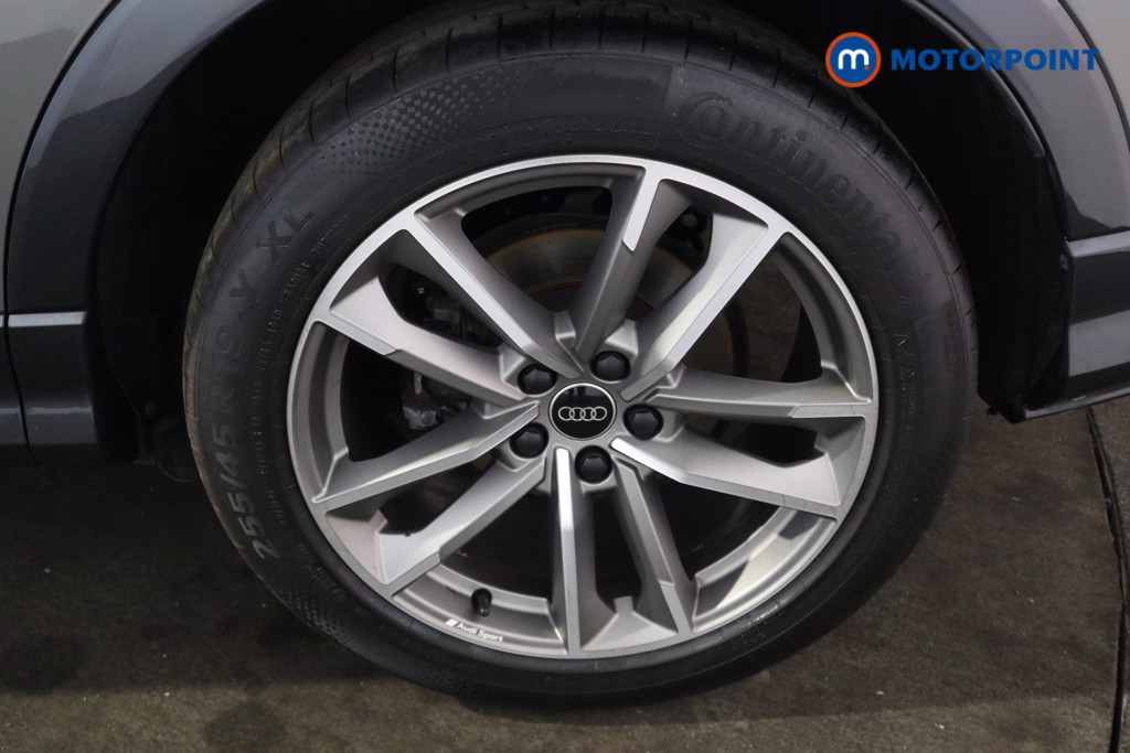 Audi Q3 Black Edition Manual Petrol SUV - Stock Number (1628938) - 32nd supplementary image