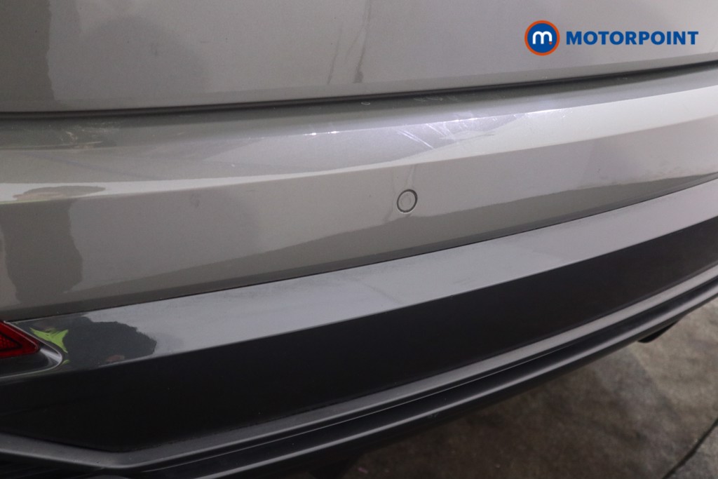 Audi Q3 Black Edition Manual Petrol SUV - Stock Number (1628938) - 33rd supplementary image