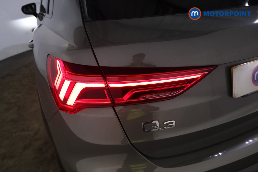 Audi Q3 Black Edition Manual Petrol SUV - Stock Number (1628938) - 34th supplementary image