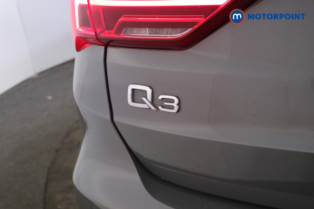 Audi Q3 Black Edition Manual Petrol SUV - Stock Number (1628938) - 37th supplementary image