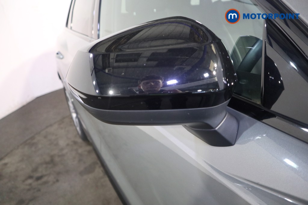 Audi Q3 Black Edition Manual Petrol SUV - Stock Number (1628938) - 42nd supplementary image