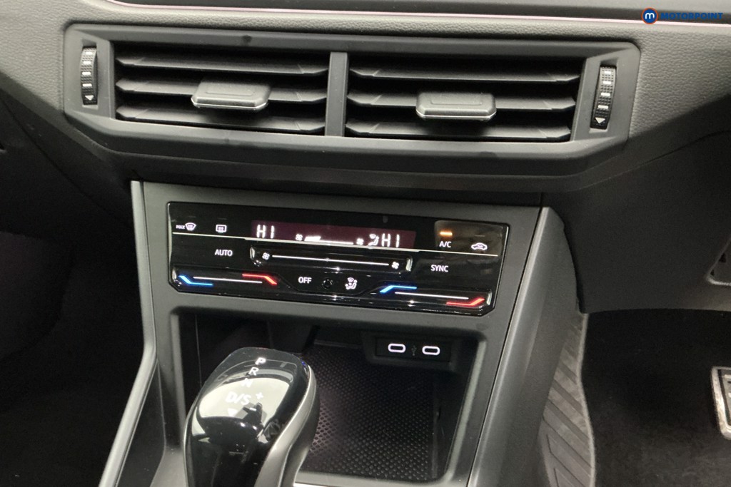 Volkswagen Polo R-Line Automatic Petrol Hatchback - Stock Number (1629763) - 16th supplementary image