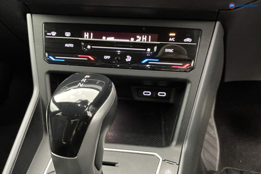 Volkswagen Polo R-Line Automatic Petrol Hatchback - Stock Number (1629763) - 17th supplementary image