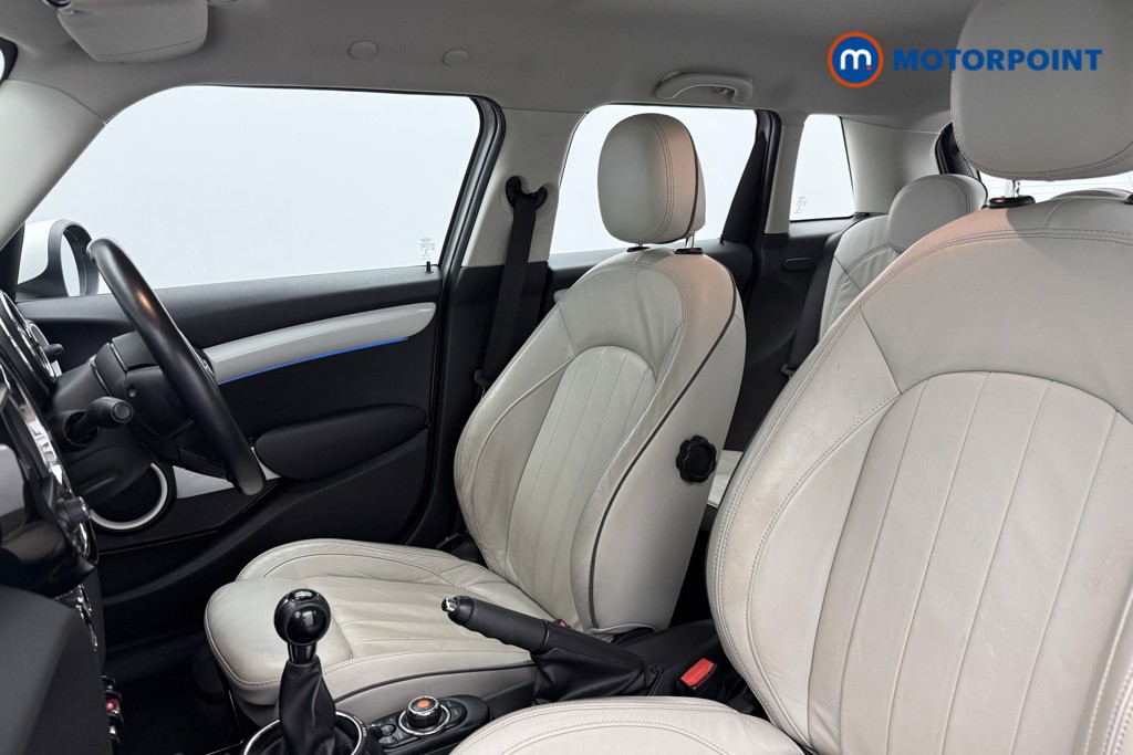 Mini Hatchback Cooper S Manual Petrol Hatchback - Stock Number (1630037) - 7th supplementary image